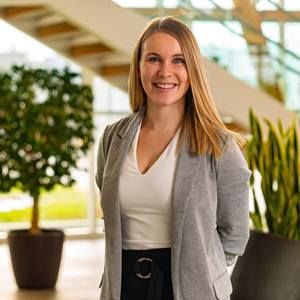 Meet your Posher, Élise